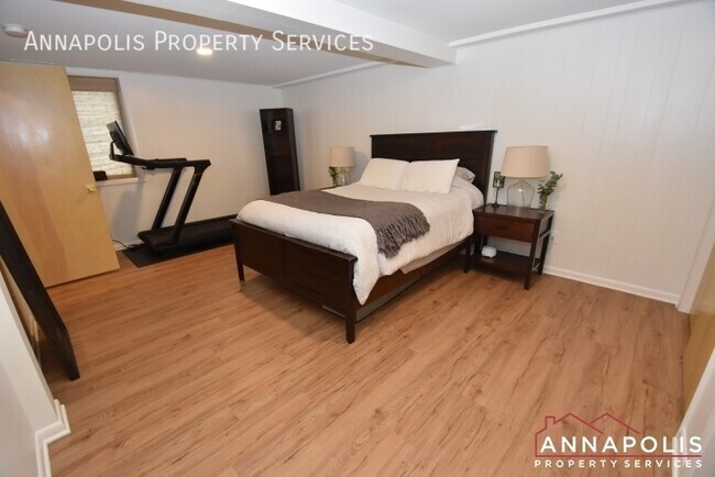 Building Photo - 364 Dun Robbin Dr