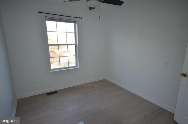 Building Photo - 46891 Eaton Terrace