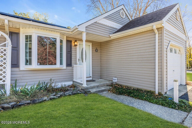 Building Photo - 5B Spring St