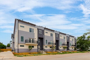 Building Photo - 2801 Weisenberger St