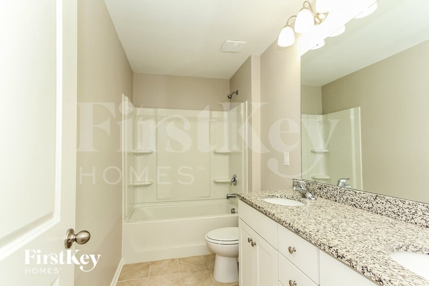 Building Photo - 3940 Lake Breeze Dr