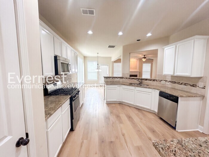 Building Photo - 2096 Stoney Chase Dr
