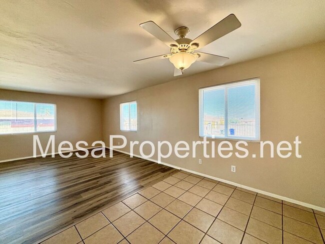 Building Photo - 1210 Oasis Dr