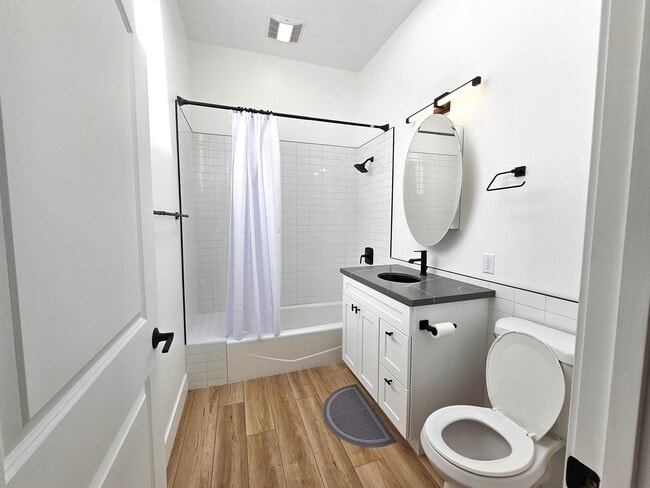 Building Photo - 2711 W 60th St