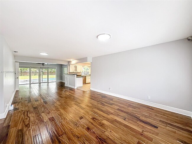 Building Photo - 4330 SW 7th St