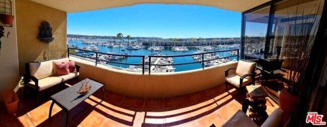 Building Photo - 4335 Marina City Dr