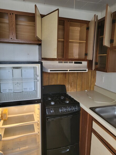 Kitchen - 404 Birr St