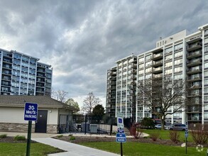 Building Photo - 8801 W Golf Rd