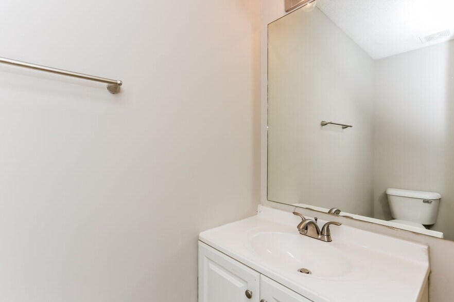 Building Photo - 3610 Salem Hills Dr