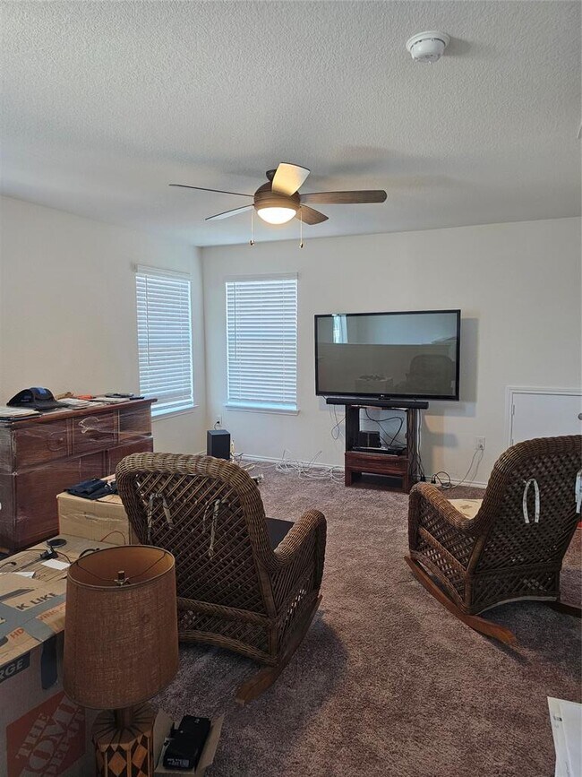 Building Photo - 210 Summit Dr