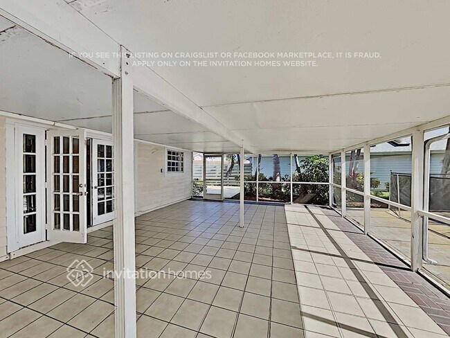 Building Photo - 10105 SW 141st Ct