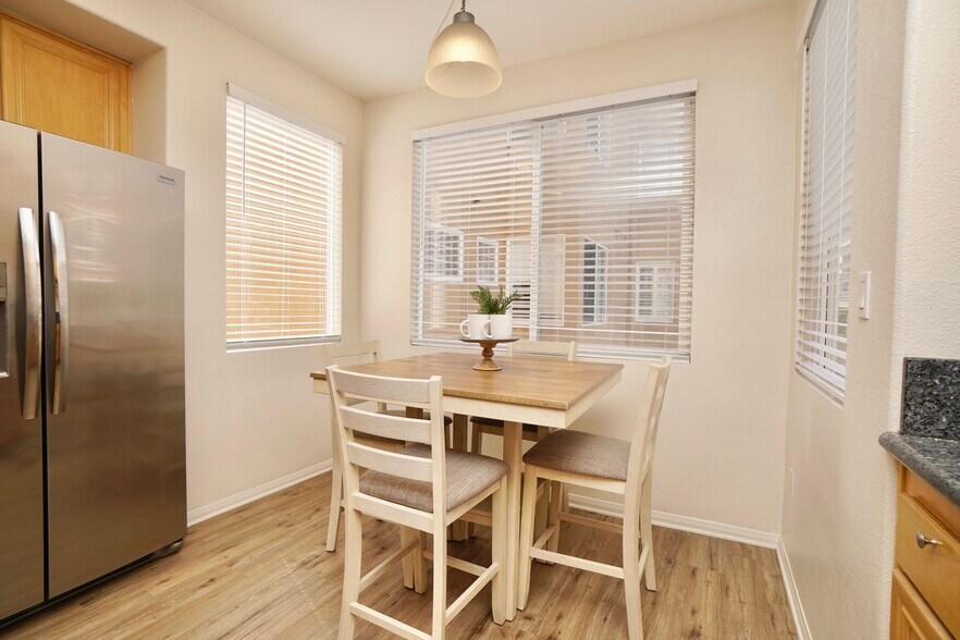 Building Photo - 817 Kalpati Cir