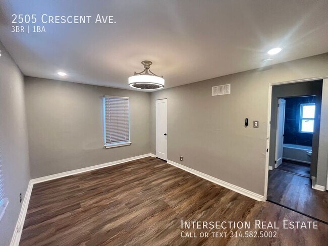 Building Photo - 2505 Crescent Ave