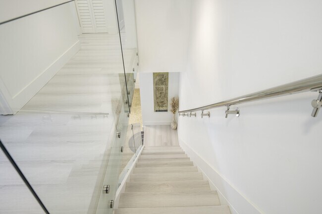 Building Photo - 576 Westree Ln