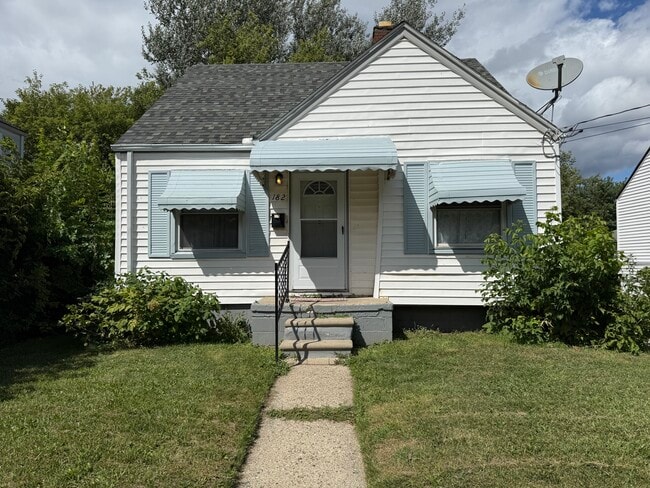 Primary Photo - 182 Crystal Lake Dr