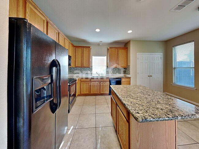 Building Photo - 3637 Caroline Ct