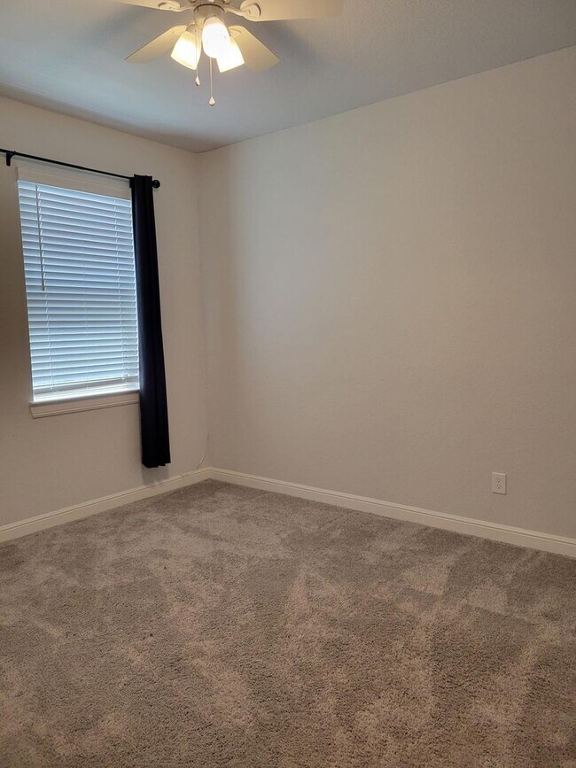 Building Photo - One-Story, 4 Bedroom Available!