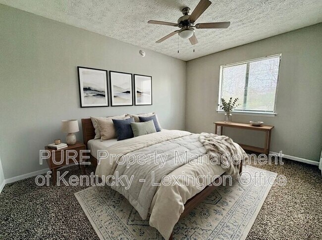 Building Photo - 3772 Camelot Dr