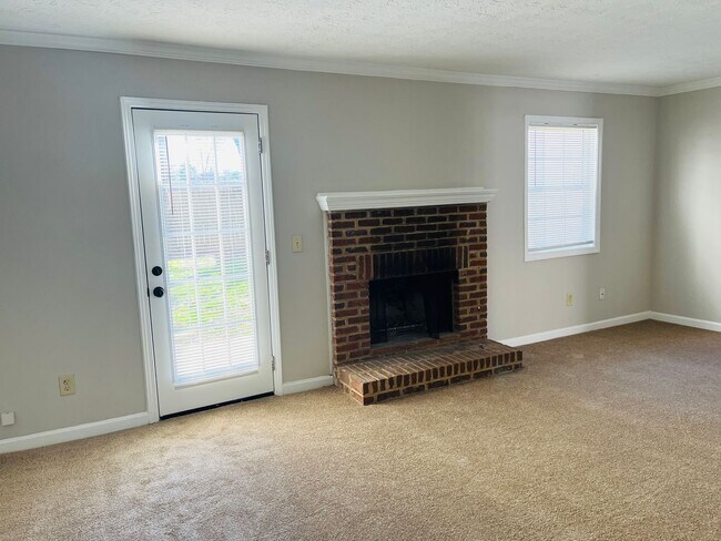 Building Photo - Welcome to Smyrna! Prime location, newly renovated, private fenced backyard, must see!