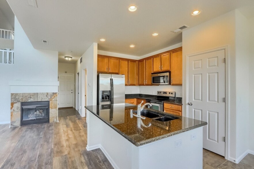 Building Photo - 3681 S Perth Cir