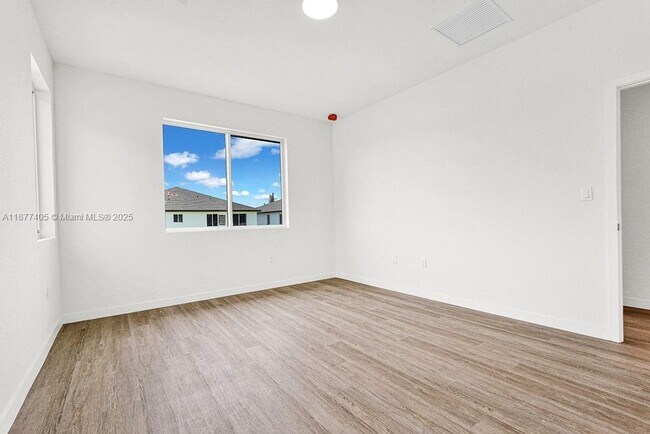 Building Photo - 22445 SW 125th Ave