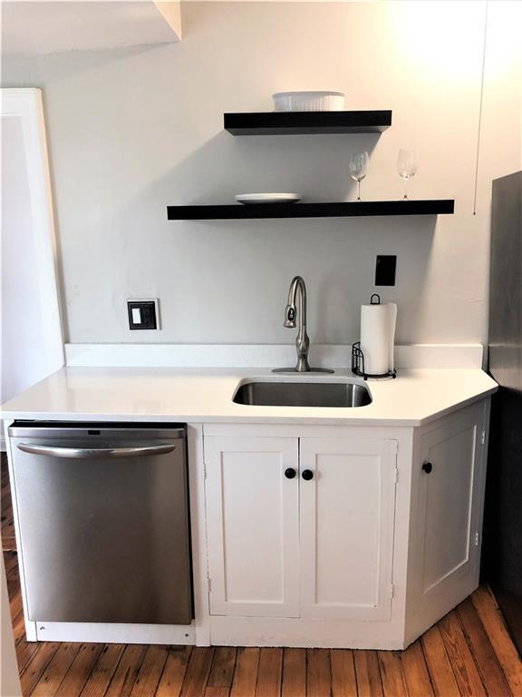 Building Photo - 283 Spring St