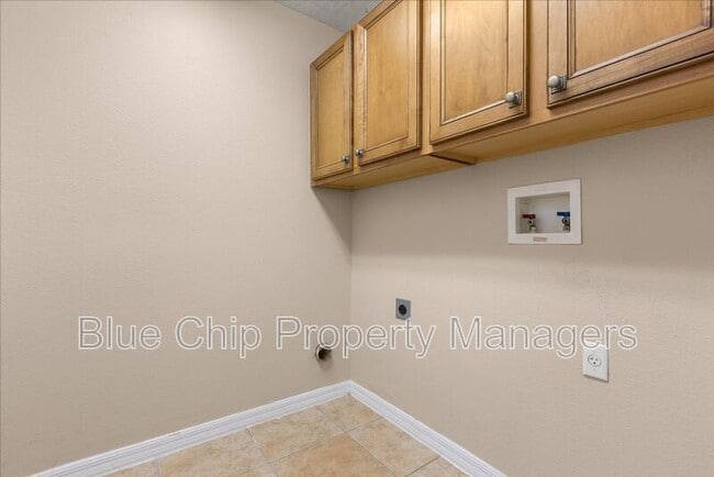 Building Photo - 11080 Taeda Dr