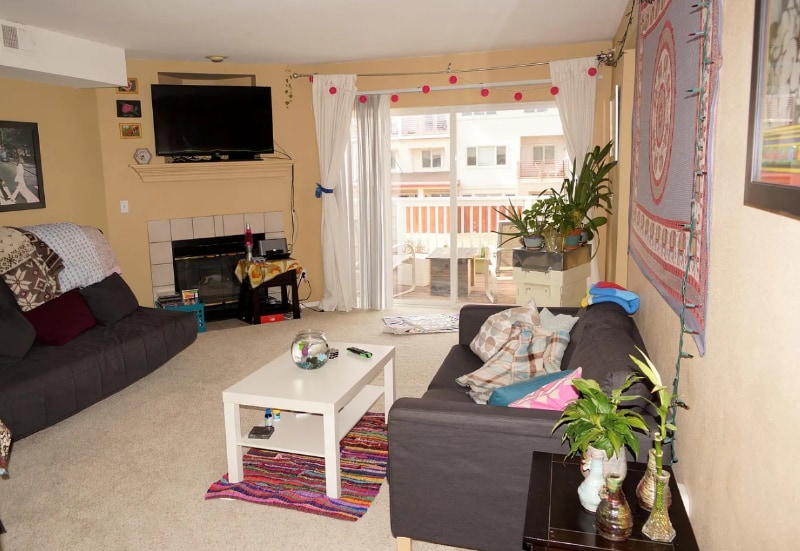 Building Photo - 2850 Aurora Ave