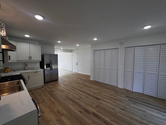 Building Photo - 1311 Loral Ave