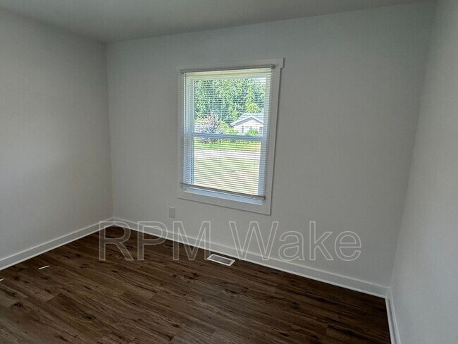 Building Photo - 2325 Quartz Ct
