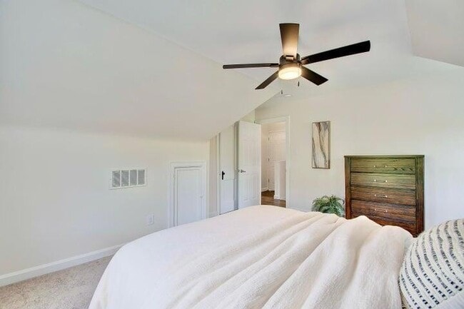 Building Photo - 797 Highland Ave