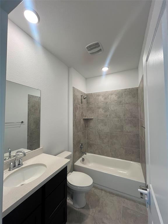 Building Photo - 15220 Holloway Dr