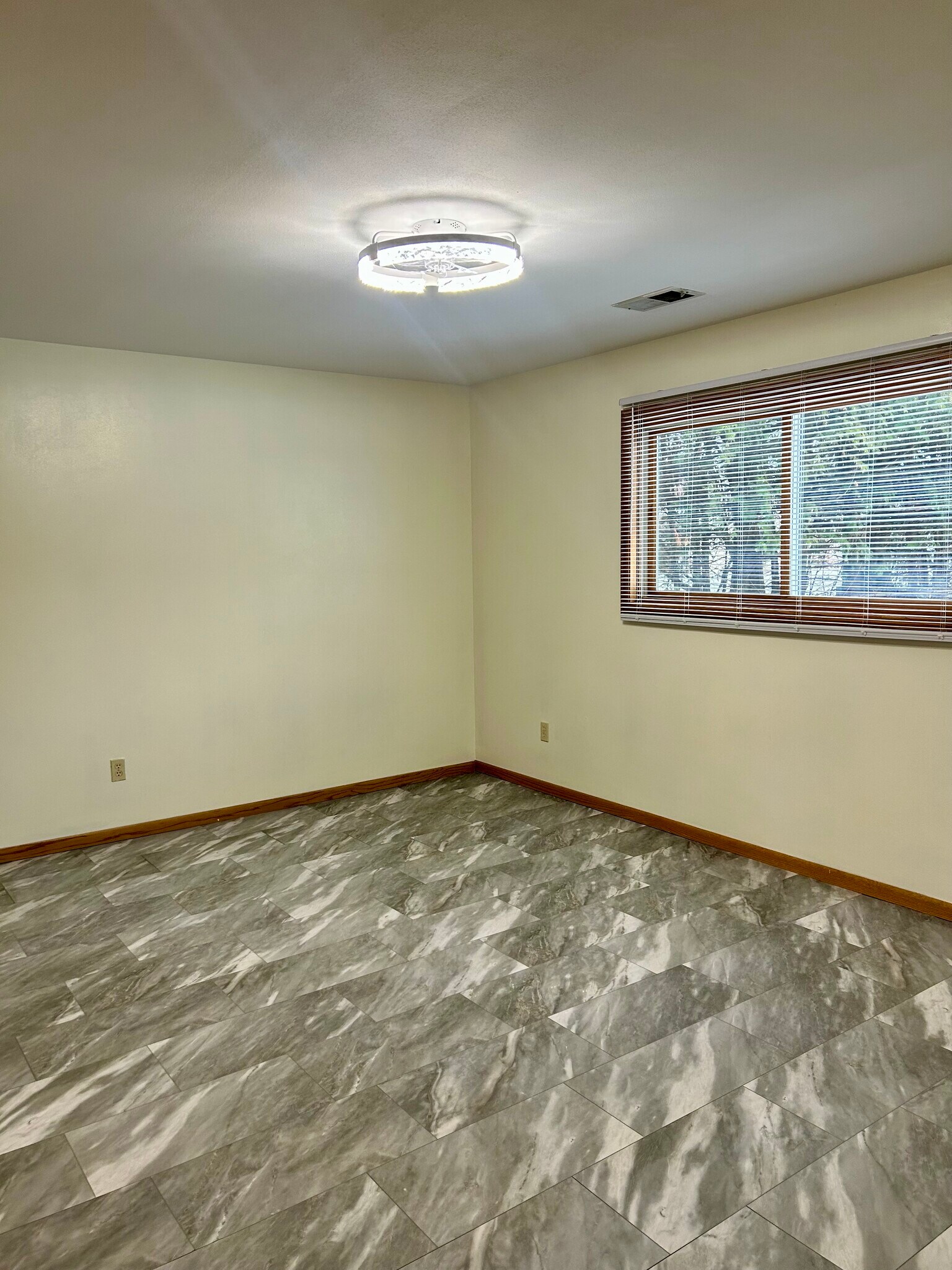 Building Photo - 6008 Jessica St