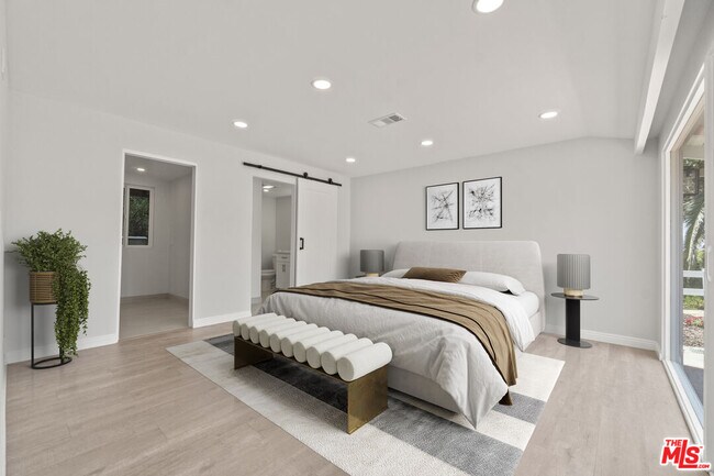 Building Photo - 1060 Palisair Pl
