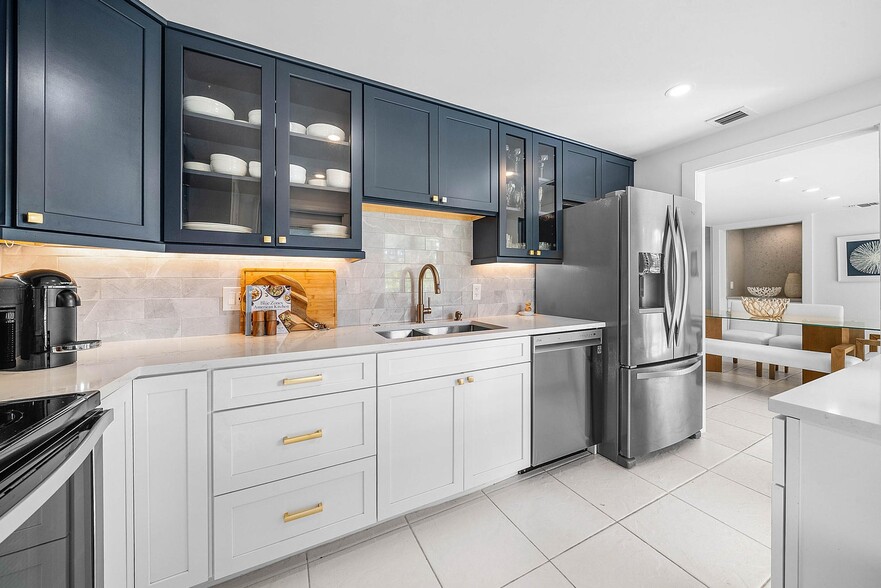Building Photo - 4249 Quail Ridge Dr N
