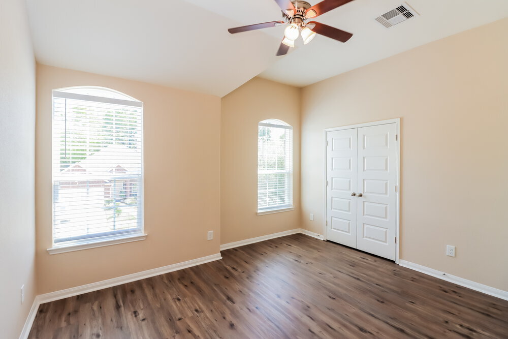 Building Photo - 6934 Jenny Lake Dr