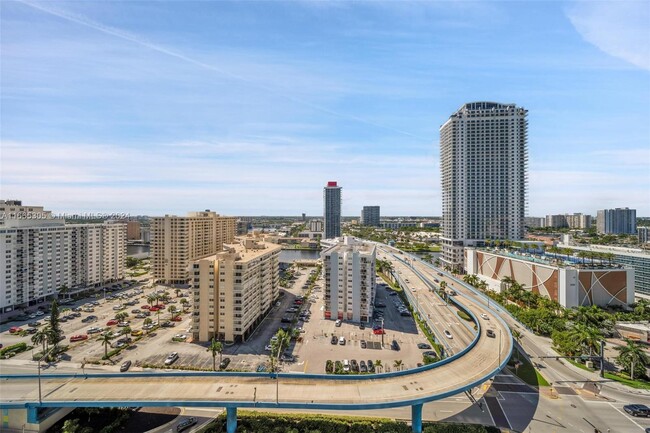 Building Photo - 1800 S Ocean Dr