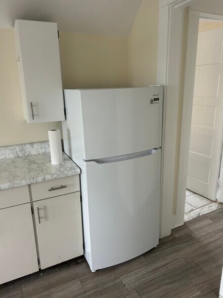 Building Photo - 24 Westwood Rd