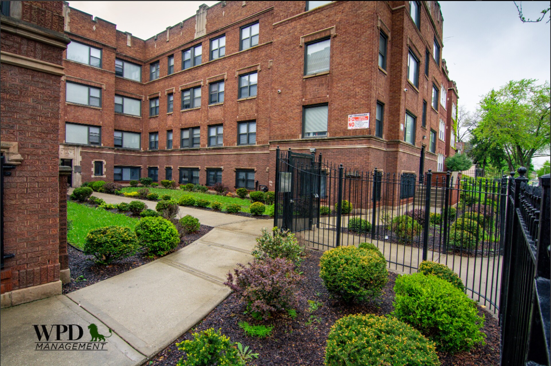 Building Photo - 7838 S Ellis Ave