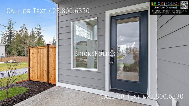 Building Photo - 5165 83rd Ave NE