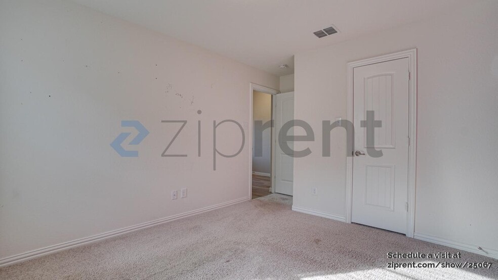 Building Photo - Unit