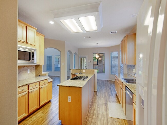 Building Photo - 6406 Pine Reserve Dr