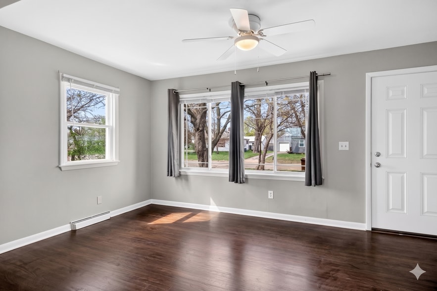 Building Photo - 903 Merrill Ave