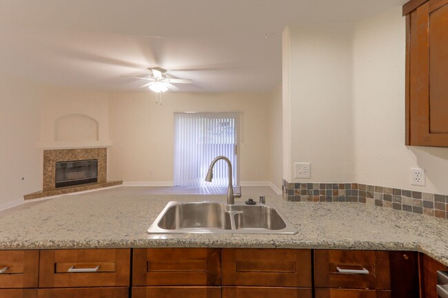 Building Photo - Guard Gated Summerlin 2 Bed Condo