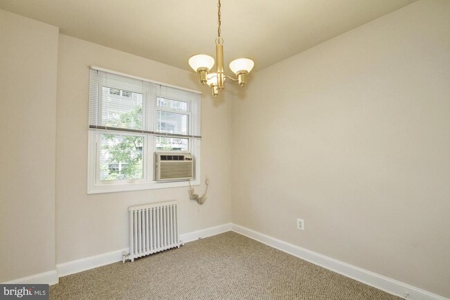 Building Photo - 1410 N Quinn St