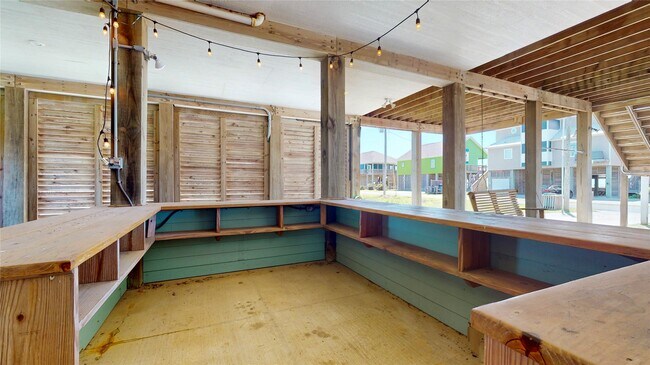 Building Photo - 1121 Blue Water Dr