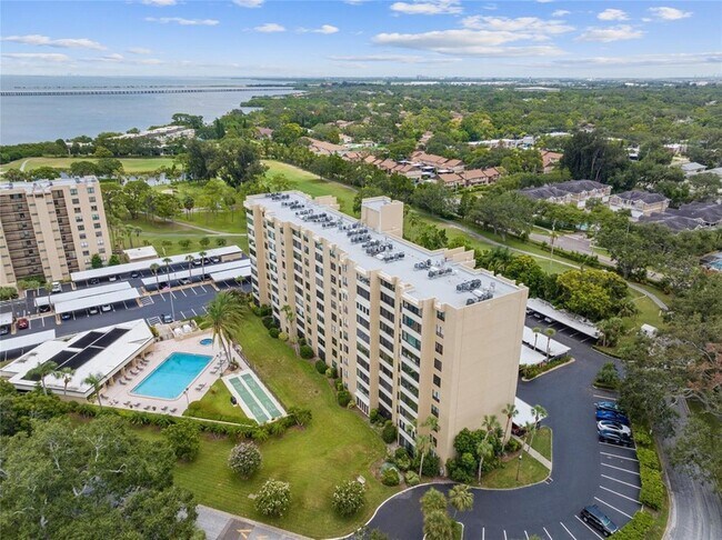 Building Photo - 2621 Cove Cay Dr