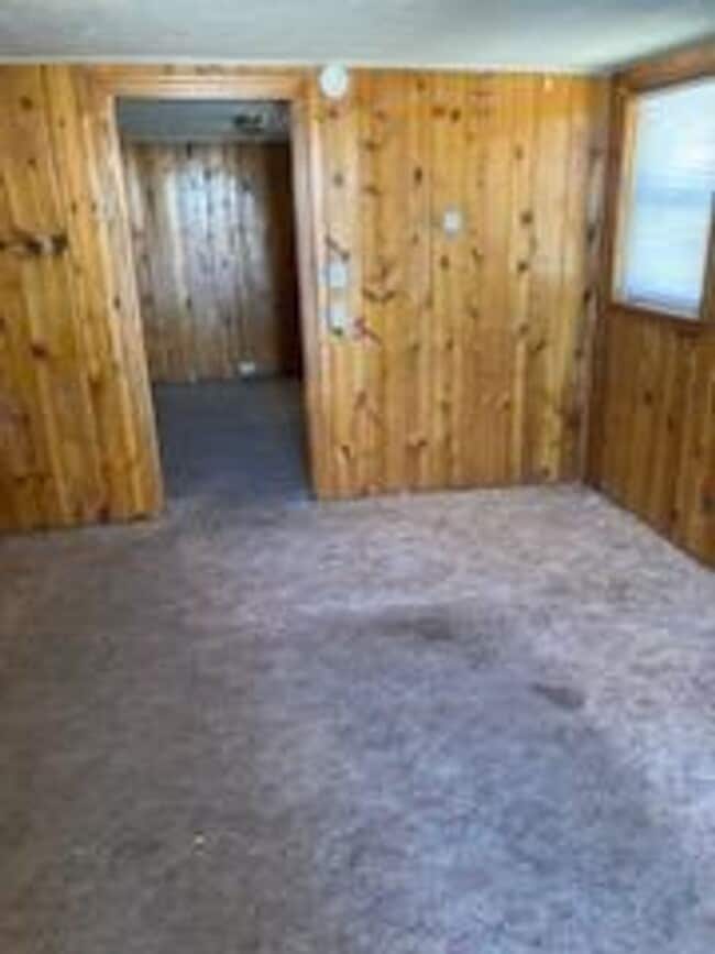 Building Photo - $900 - 2 Bedroom 1 Bath Duplex - Close to South Dakota School of Mines!