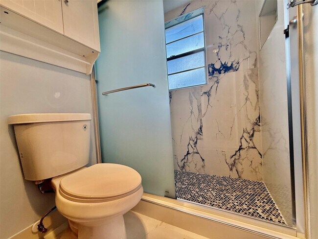 Building Photo - 417 Mansfield I