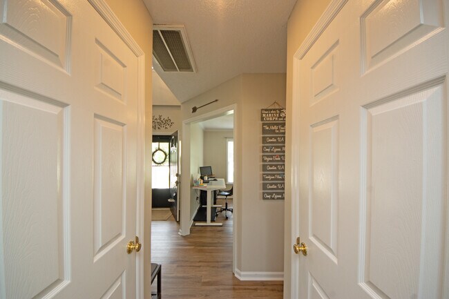 Building Photo - 930 Commons Dr N